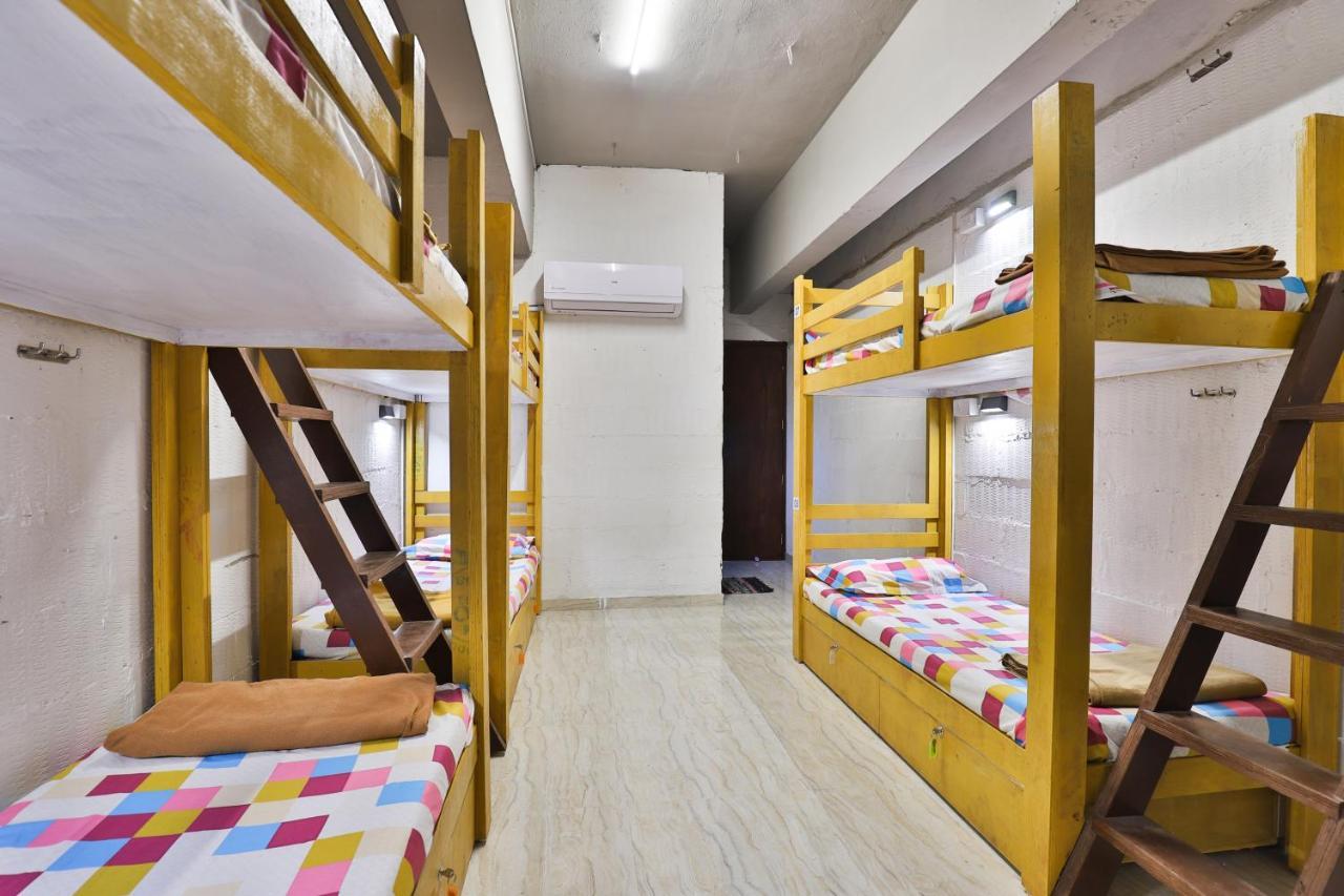 Oscar Dormitory Ahmedabad Bagian luar foto