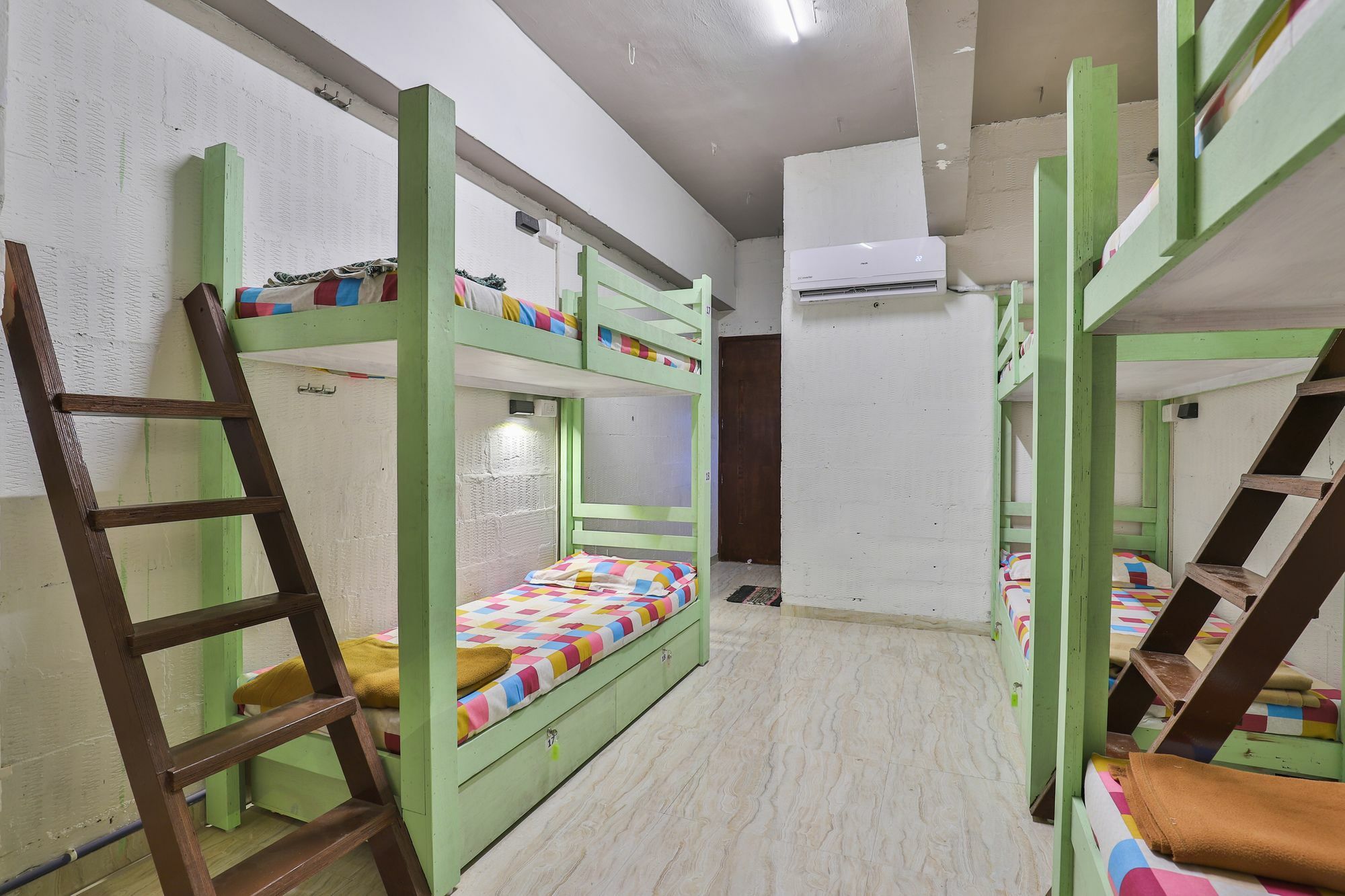 Oscar Dormitory Ahmedabad Bagian luar foto